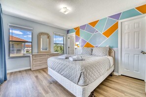 4 bedrooms, desk, WiFi, bed sheets