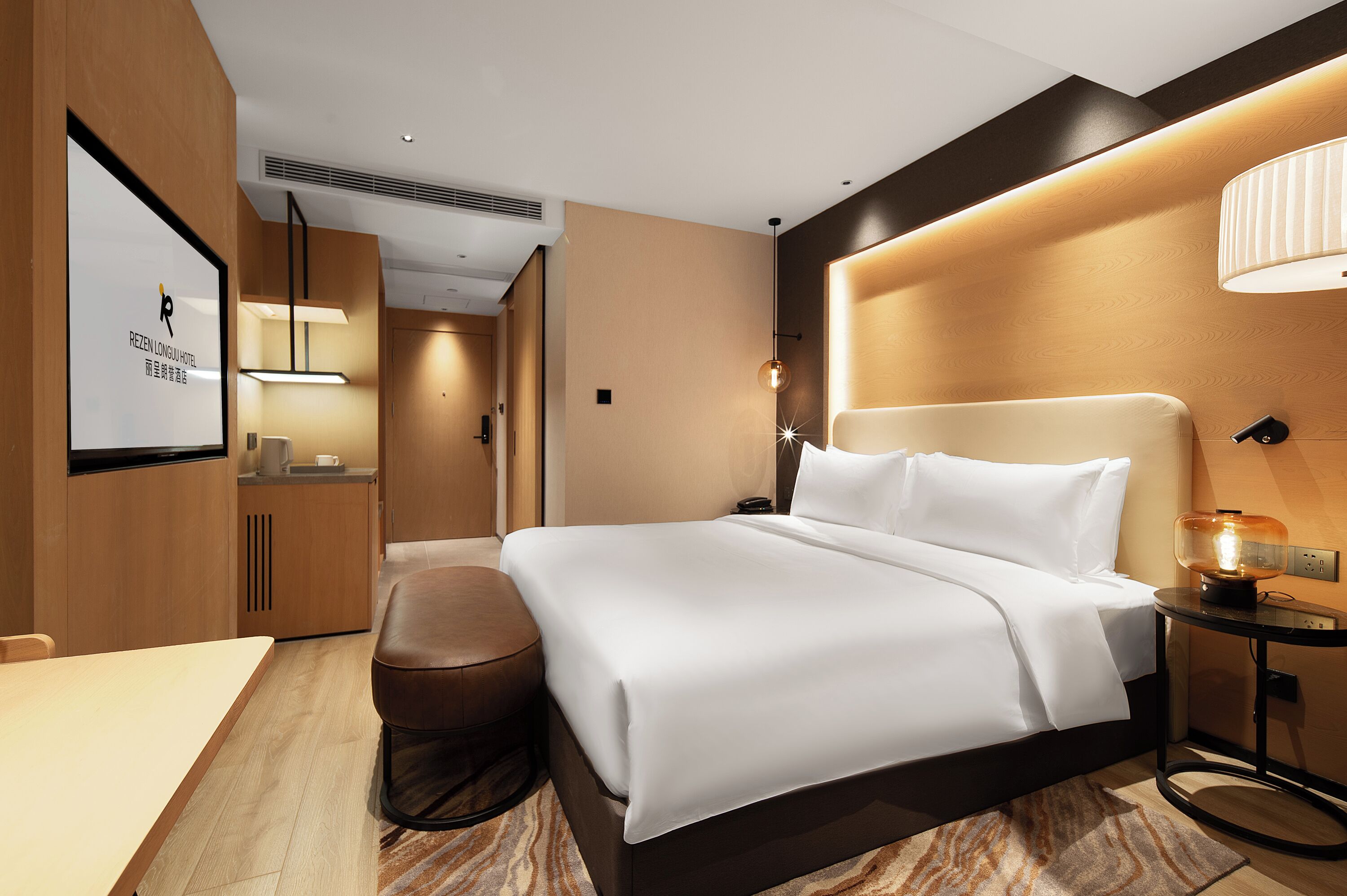 Basic-dobbeltværelse | Skrivebord, arbejdsområde til bærbare computere, lydisolering