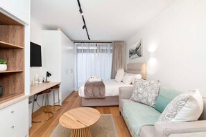 Apartment, 1 Bedroom, Balcony | Living room