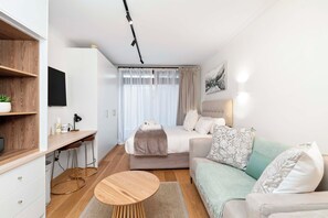 Appartement, 1 chambre, balcon | Salle de séjour