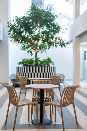 Apartment, 1 Bedroom, Balcony | Living area