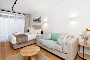 Apartment, 1 Bedroom, Balcony | Living room