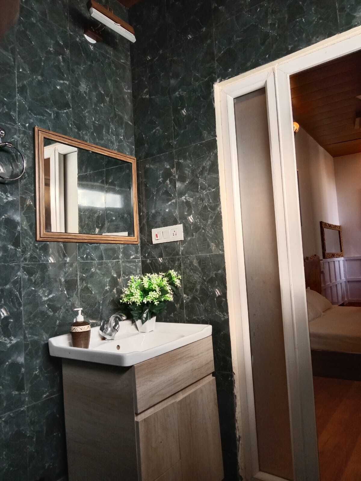 Double Room, Balcony, Mountain View | Bathroom | Shower, free toiletries, towels, soap