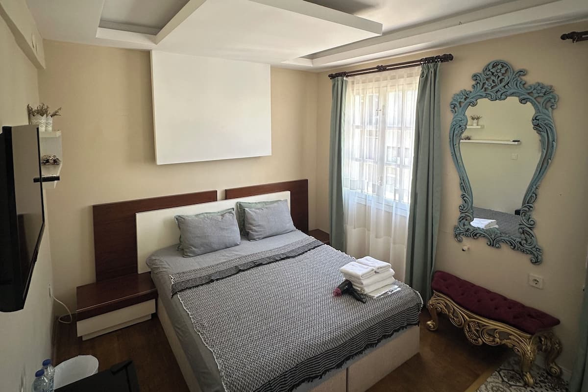 Standard Room | Soundproofing, iron/ironing board, free WiFi