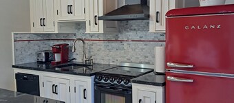 Mid Century Modern Studio w/ Full Kitchen - Newly Built