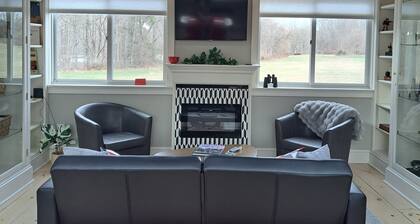 Mid Century Modern Studio w/ Full Kitchen - Newly Built