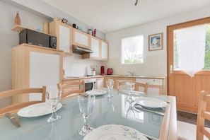 Kühlschrank, Mikrowelle, Geschirrspüler