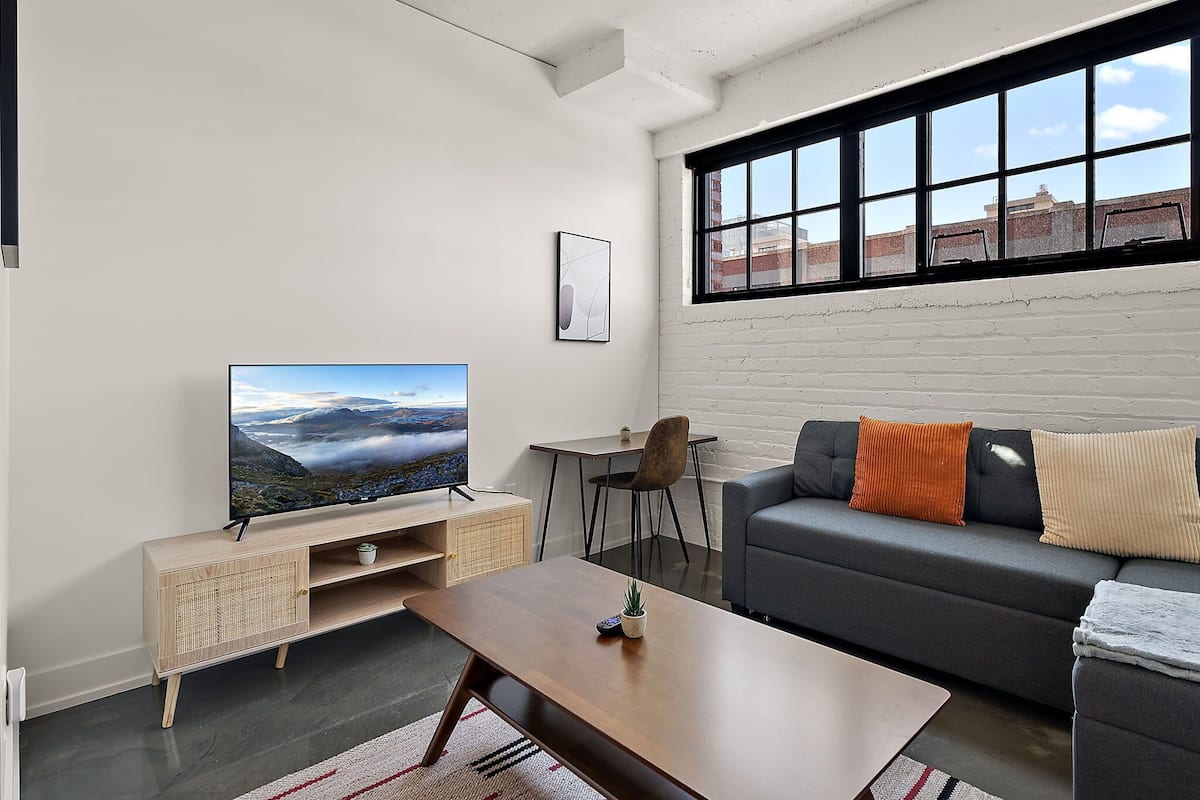 Deluxe Studio, Non Smoking | Living area