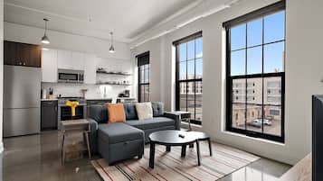 Apartamento luxo, 2 quartos, para não fumantes | Área de estar | Smart TV, Netflix, Hulu, serviços de streaming