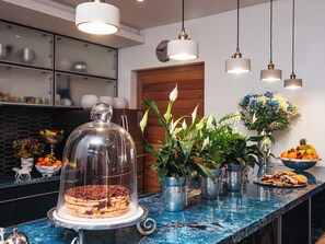 Free daily buffet breakfast - Boutique Ocean Views  incorporating Wend (Hermanus)