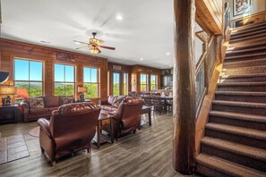 Televisión, chimenea, videojuegos