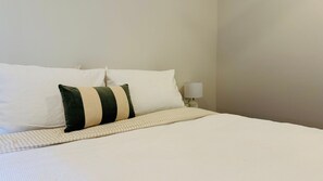 3 slaapkamers, een strijkplank/strijkijzer, wifi