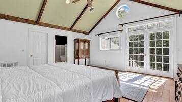 Classic House, 3 Bedrooms, Non Smoking, Mountain View | 3 bedrooms, individually decorated, individually furnished, free WiFi