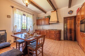 Dining - Rustic refinement in the Venetian countryside, pampered by hills and beaches. (Canton)