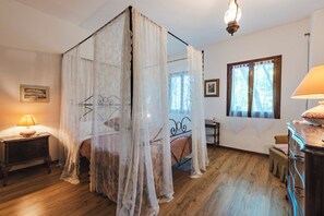 2 室のベッドルーム、デスク、アイロン / アイロン台、WiFi
