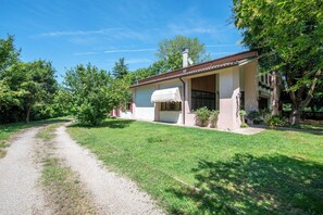 Exterior - Rustic refinement in the Venetian countryside, pampered by hills and beaches. (Canton)