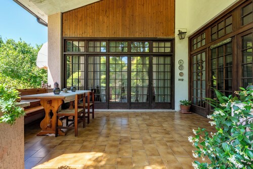 Rustic refinement in the Venetian countryside, pampered by hills and beaches.