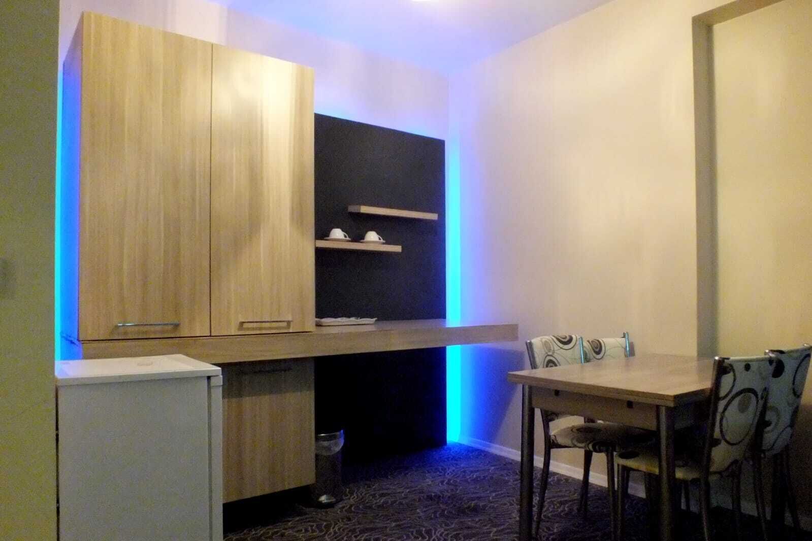 Desk, laptop workspace, free WiFi