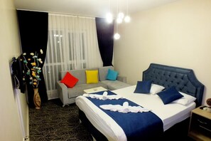 Basic Studio, 1 Double Bed, Garden View