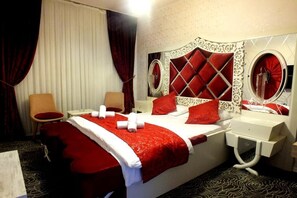 Basic Studio, 1 Double Bed, Garden View