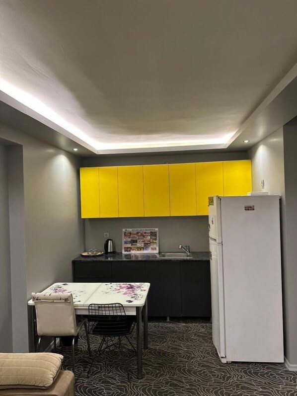 三人房, 花園景 | 書桌、手提電腦工作空間、免費 Wi-Fi