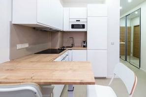 Apartment | Private kitchen - Modern Apartment -2bdr/6p - 300m From the Beach (Antibes)