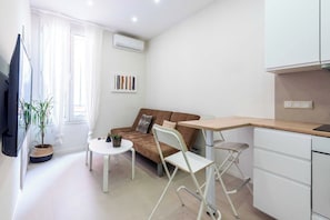 Apartment | Interior - Modern Apartment -2bdr/6p - 300m From the Beach (Antibes)