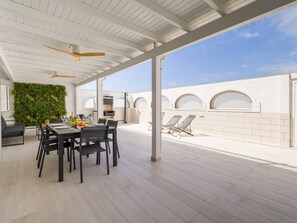 Chalet | Ulkoruokailutilat