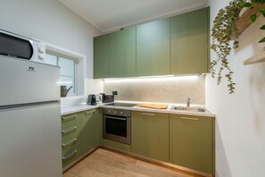 Køleskab, mikrobølgeovn, ovn, opvaskemaskine