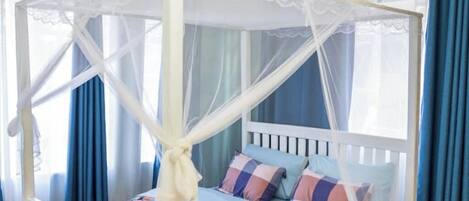 2 bedrooms, iron/ironing board, WiFi, bed sheets