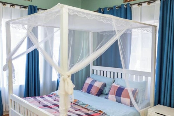 2 chambres, fer et planche à repasser, Wi-Fi, draps fournis