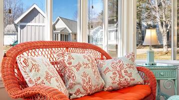 House, Multiple Beds, Kitchen, Garden View (Saltwater Cottage) | Living area | 35-inch flat-screen TV with digital channels