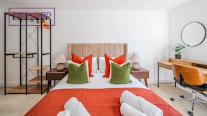 2 bedrooms, desk, iron/ironing board, WiFi