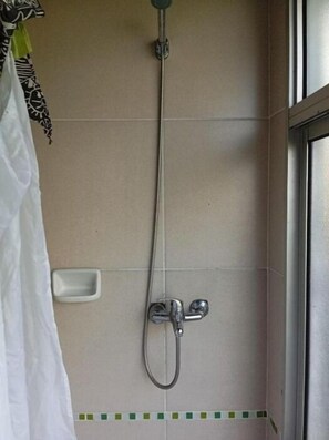 Handtücher, Seife, Toilettenpapier