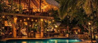 Sundaras Infinity Jungle Resort & Spa