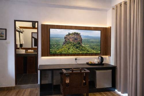 Suite Familiale | Minibar, coffres-forts dans les chambres, bureau, Wi-Fi gratuit