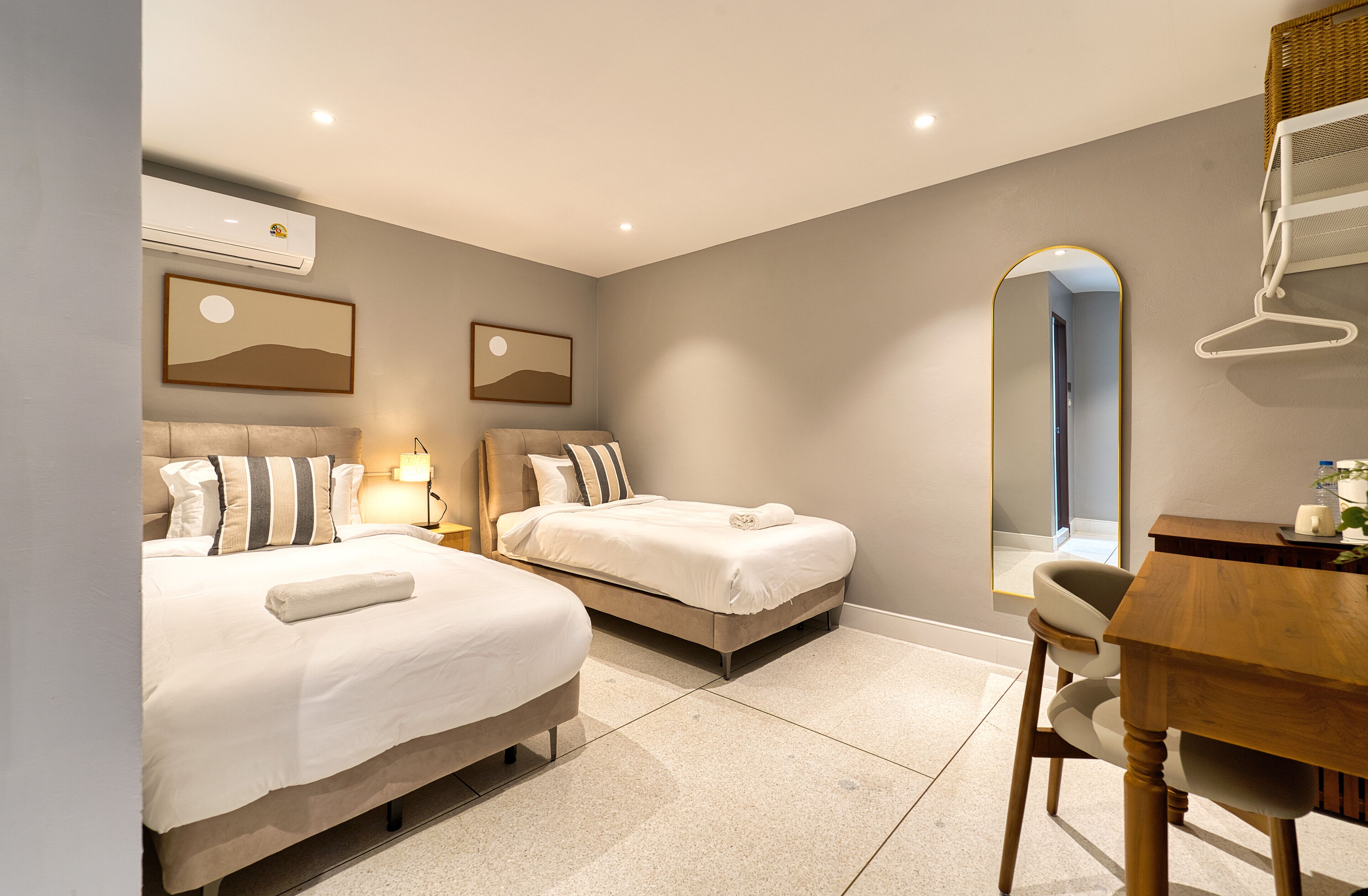 Twin Room - No Window