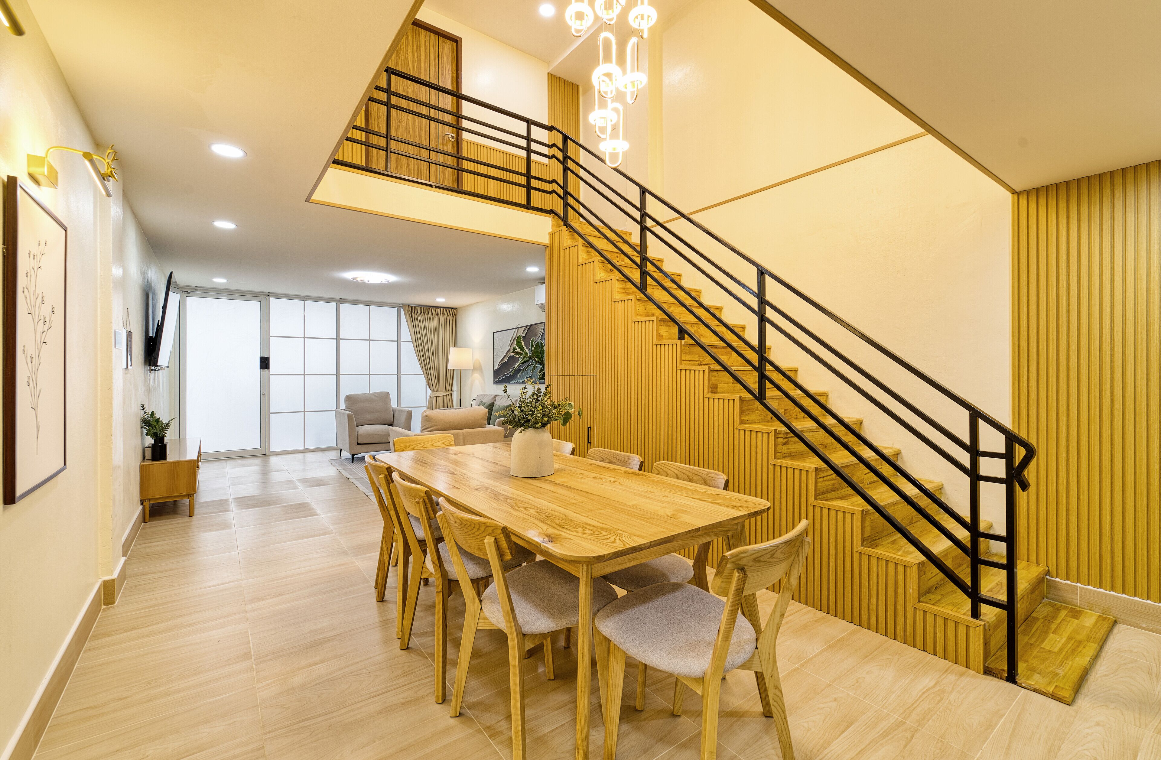 Four-Bedroom Apartment with Kitchen | 客房内用餐