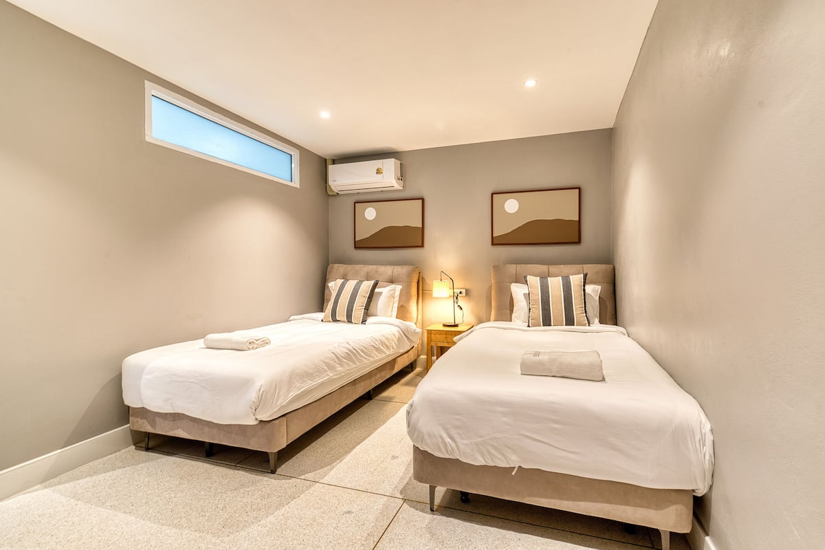 Twin Room - No Window