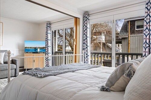 Serenity by the Sea 180 Steps to the Beach!