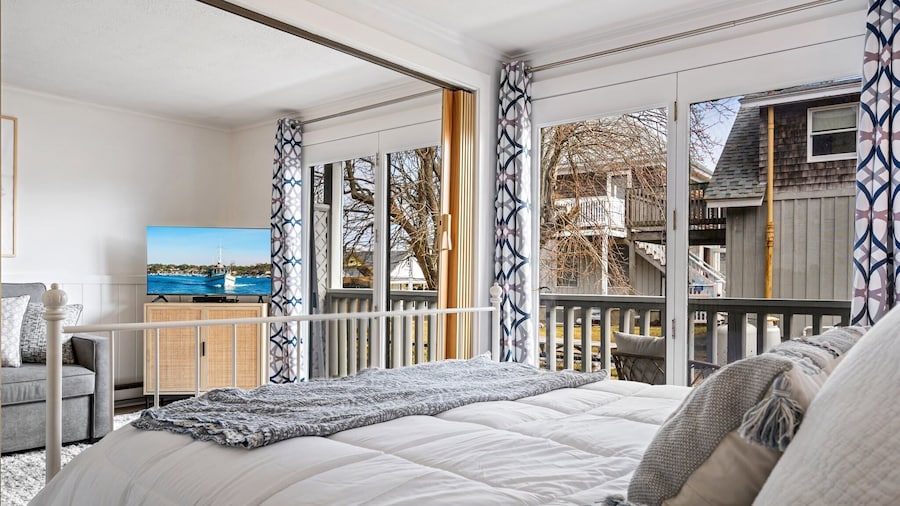 Serenity by the Sea 180 Steps to the Beach!