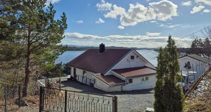 Lovely home in Mosterhamn with sauna