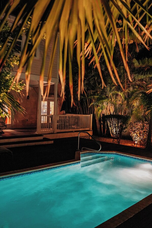 Ulkouima-allas, lämmitetty uima-allas