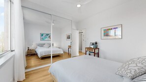 2 habitaciones, escritorio, tabla de planchar con plancha y wifi gratis