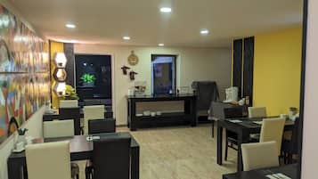 Free daily buffet breakfast