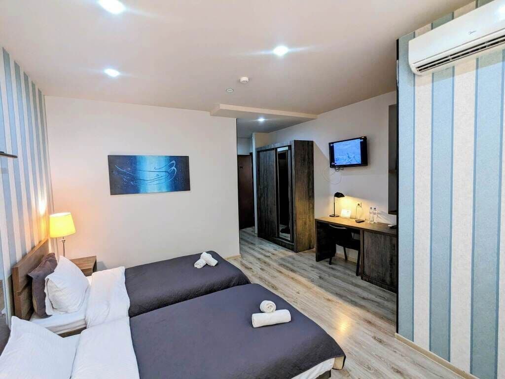 Phòng 2 giường đơn Tiêu chuẩn | Bàn, khu vực làm việc phù hợp cho laptop, phòng cách âm 