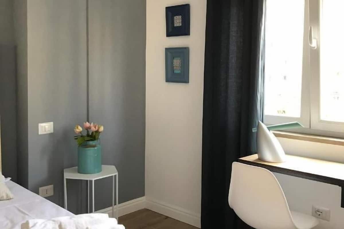 Classic Triple Room | Peti besi dalam bilik, langsir/tirai gelap terus, kalis bunyi