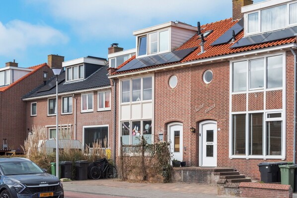 Exterior - Coastal Inn - Private Room + Balcony (Zandvoort)