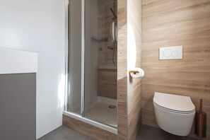 Shower, hair dryer, towels - Coastal Inn - Private Room (Zandvoort)