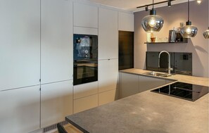 Fridge, microwave, oven, stovetop - Awesome apartment in Bodø with WiFi (Bodø)